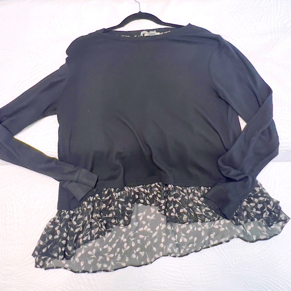 MAISON JULES: Black/Gray Long Sleeved Blouse - Size Medium